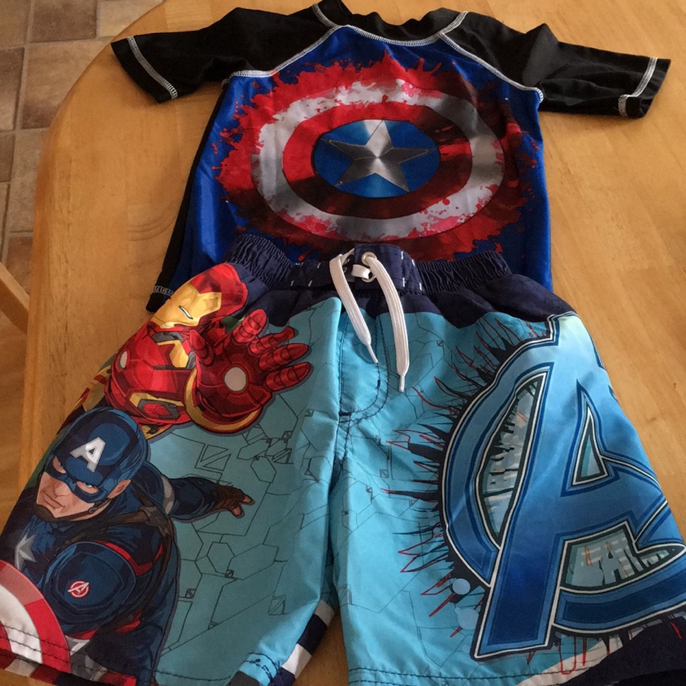 Marvel swim trunk with rash guard